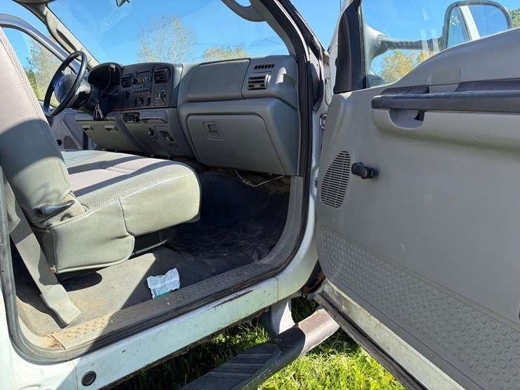 2006-ford-f350-image-21
