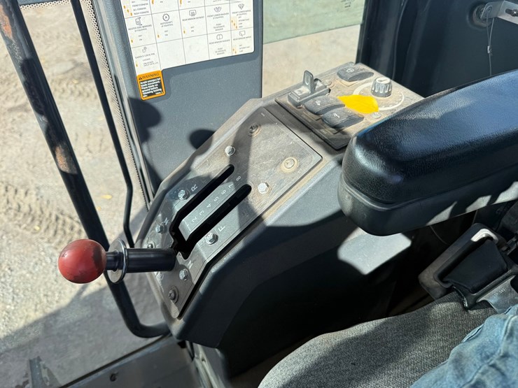 deere-672d-image-120