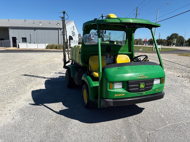 john-deere-300-image-5