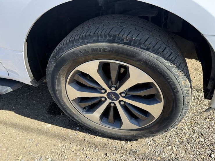 2020-ford-f150-image-26