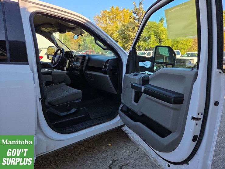 2017-ford-f150-image-27