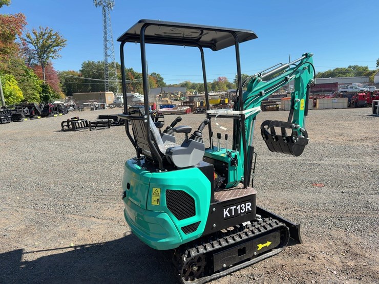 cfg-industrial-kt13r-mini-excavator-image-3
