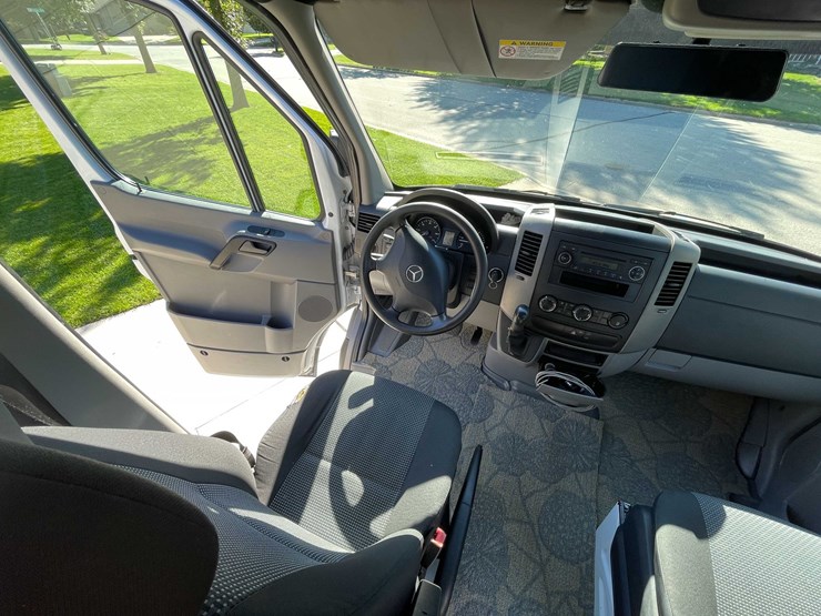 #525-•-2012-mercedes-benz-sprinter-(title-in-delay)-(green-bay,-wi)-image-91