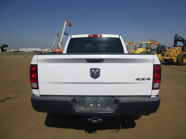 2016-dodge-1500-image-21
