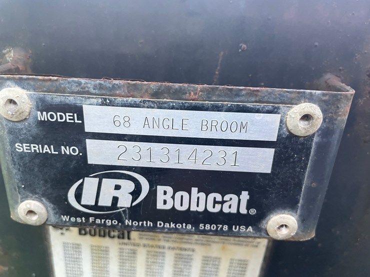 #3170-•-bobcat-universal-mount-street-sweeper-image-9