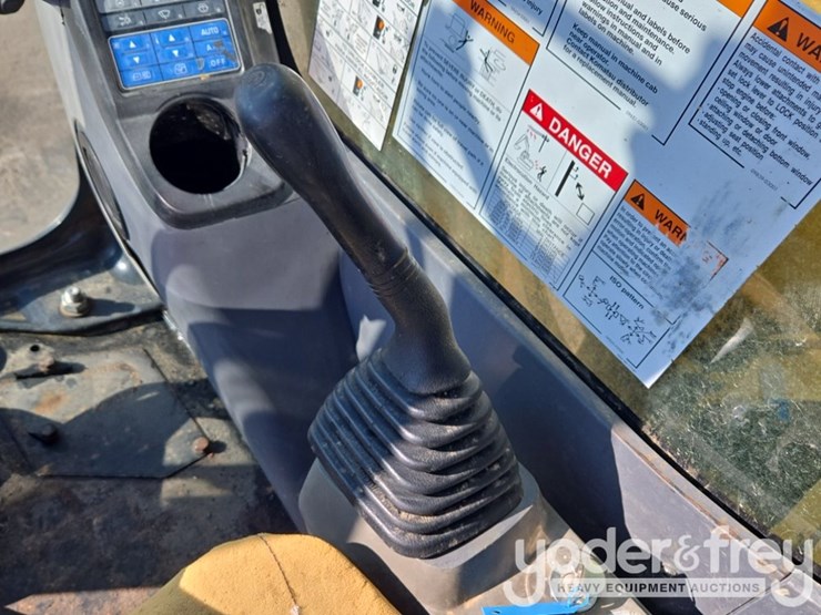 komatsu-pc210-image-76