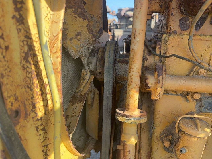 caterpillar-twenty-two-image-19