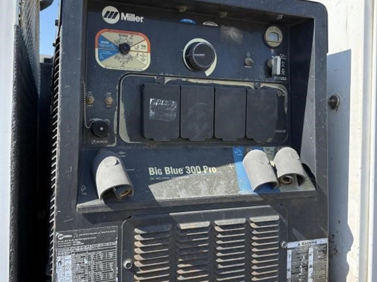2016-freightliner-mechanics-truck-image-28