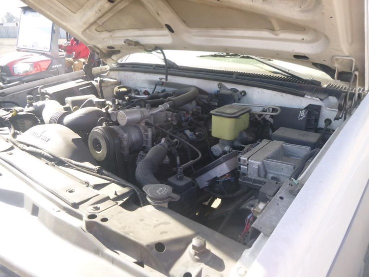 2002-chevrolet-3500hd-image-28