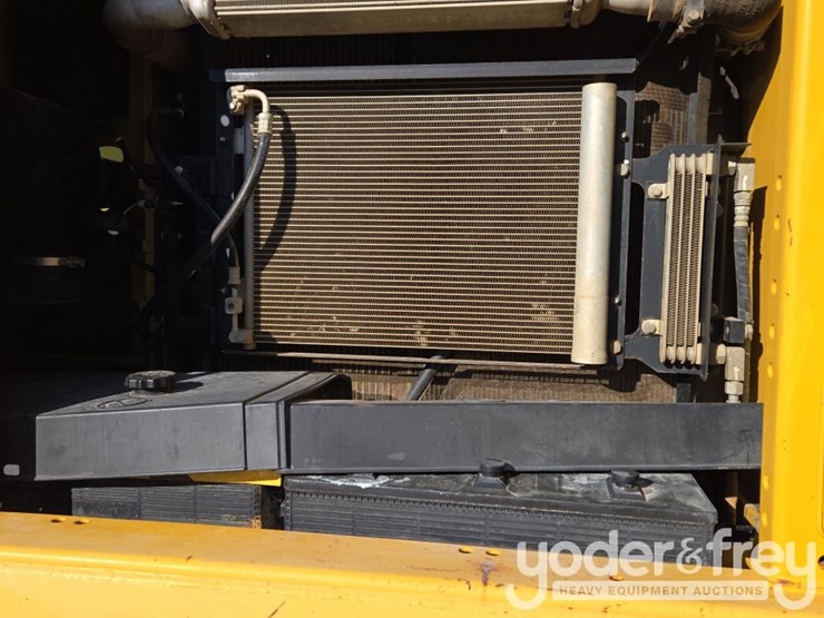 komatsu-pc210-image-36