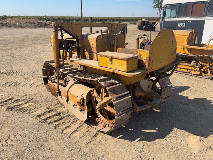 caterpillar-r2-image-3