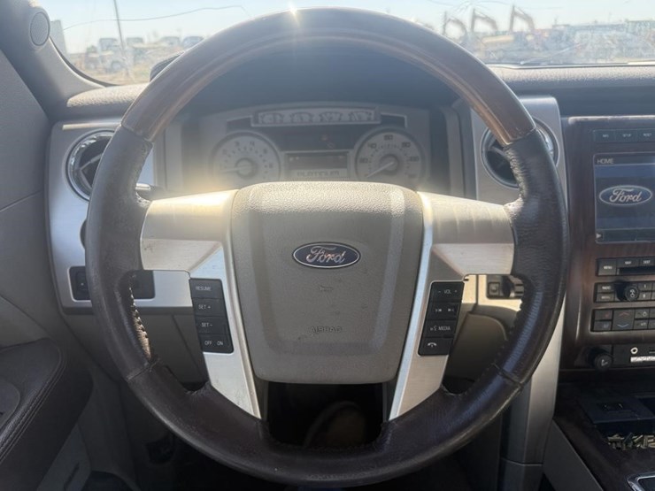 2010-ford-f150-platinum-image-44