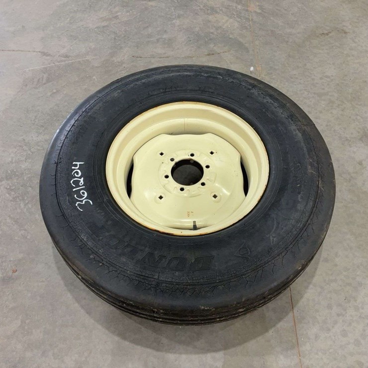 Dunlop 9.00-R-20 Implement Tire on 6 Lugg Rim