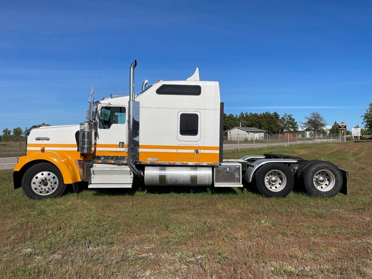 2001-kenworth-w900l-image-2