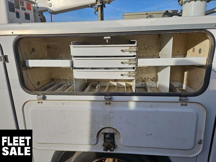 2020-ford-f550-image-31