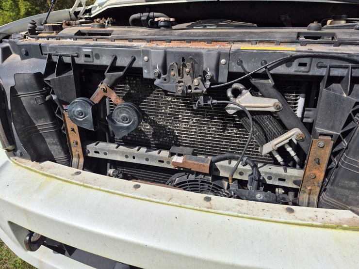 2006-infiniti-qx56-image-17