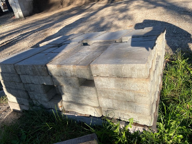 #3176-•-pallet-of-decorative-landscape-block-image-6