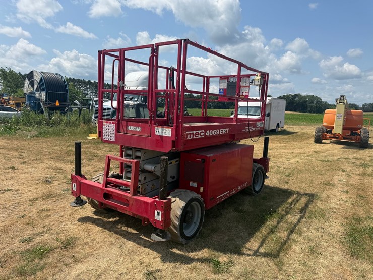 #2085-•-2016-mec-4096-ert-scissor-lift-image-5