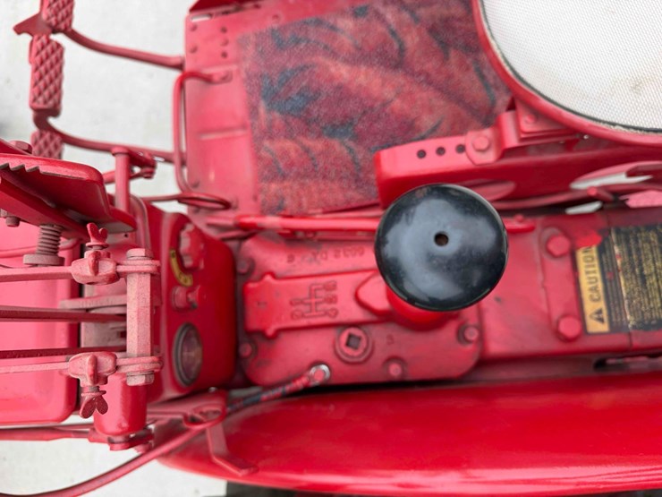 1948-ih-mccormick-farmall-super-a-tractor-image-14
