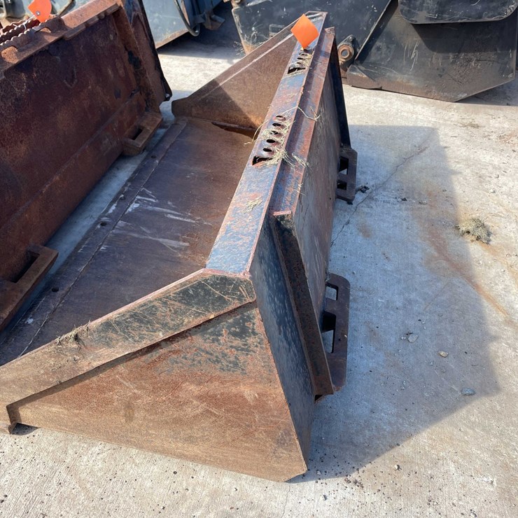 #1812 • Skid Steer Straight Edge Bucket