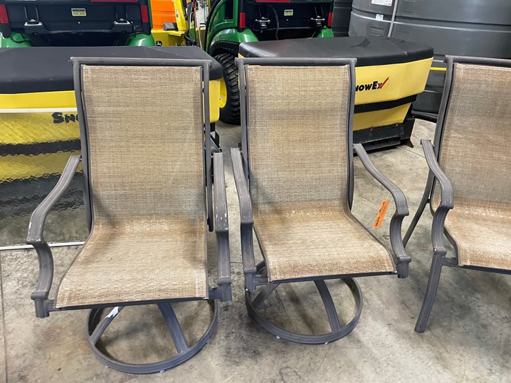 #3160-•-(2)-swivel-patio-chairs-image-2