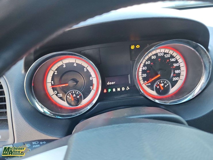2012-dodge-grand-caravan-image-32