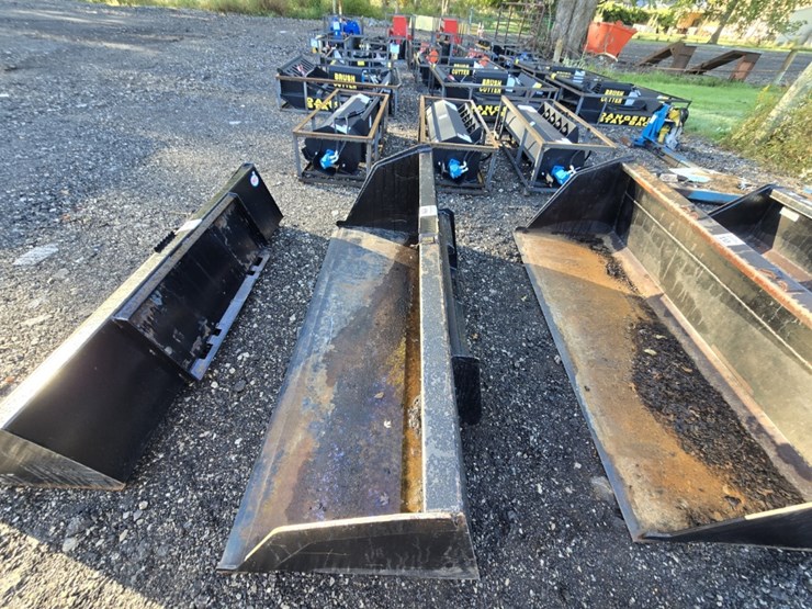 90"-high-capacity-bucket-image-2
