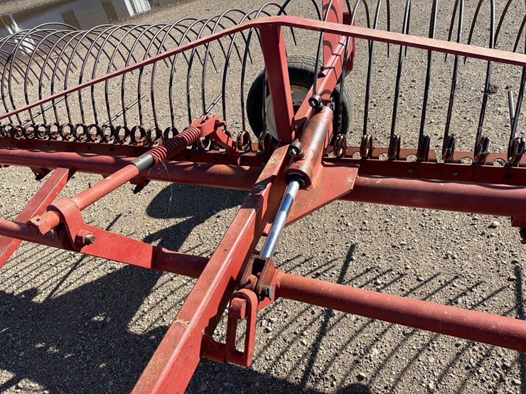 international-dump-rake-image-12