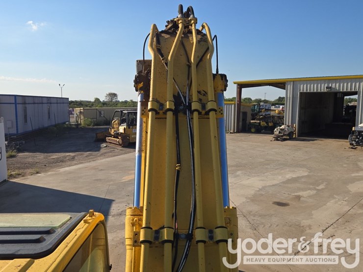 komatsu-pc210-image-52