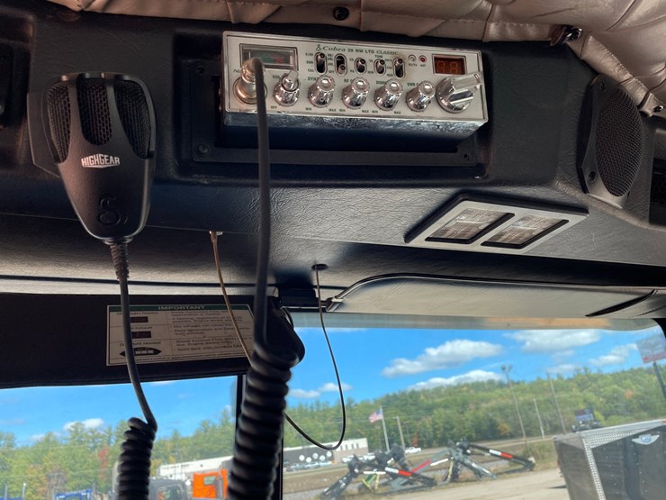 2015-western-star-4900sb-image-79