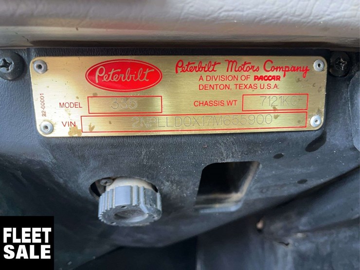 2007-peterbilt-335-image-26