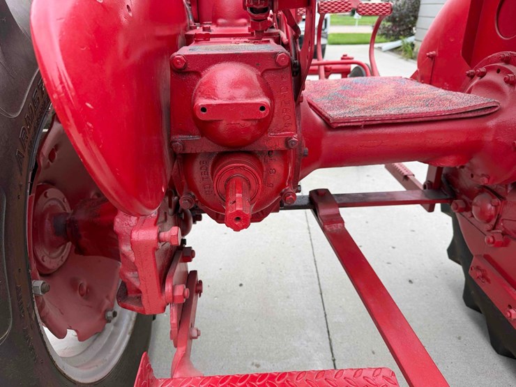 1948-ih-mccormick-farmall-super-a-tractor-image-15