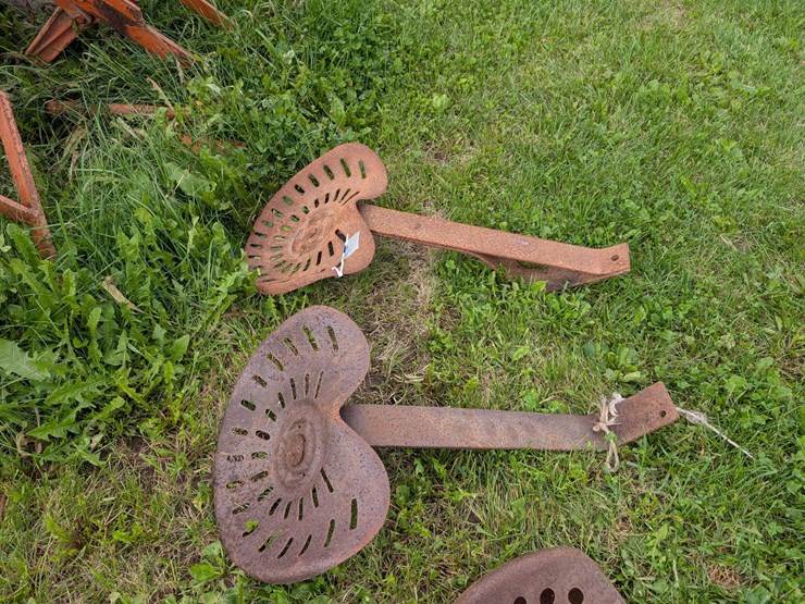 #4057-•-vintage-metal-tractor-seats-image-1