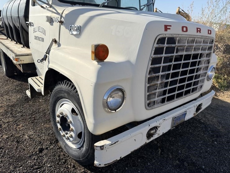 ford-f700-image-9