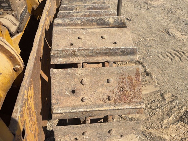 caterpillar-r2-image-11