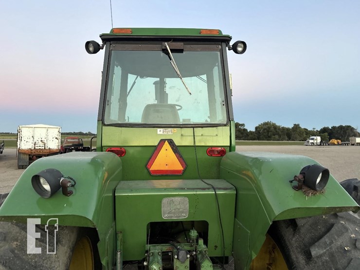 1979-john-deere-8640-image-28