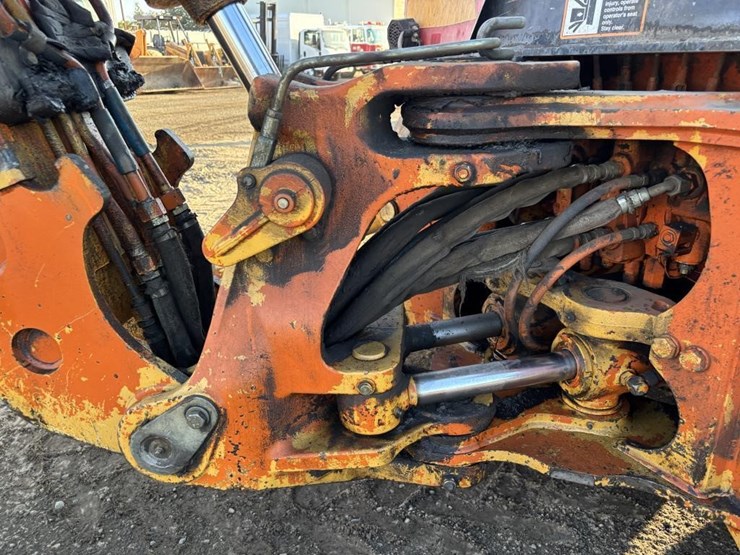 john-deere-310-image-23