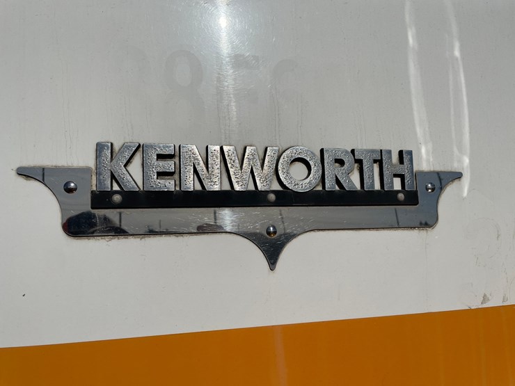 2001-kenworth-w900l-image-11