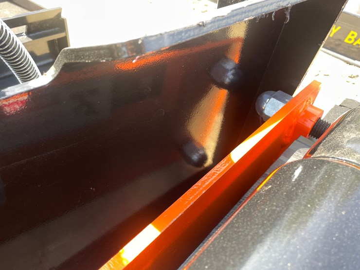 #2014-•-wolverine-skid-steer-post-driver-attachment-image-15
