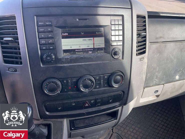 2016-mercedes-benz-sprinter-3500-image-16