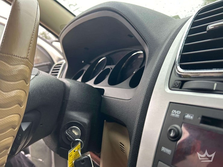 2011-gmc-acadia-image-15