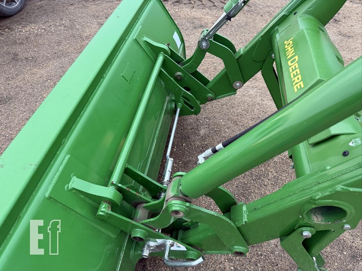 2023-john-deere-520m-image-13