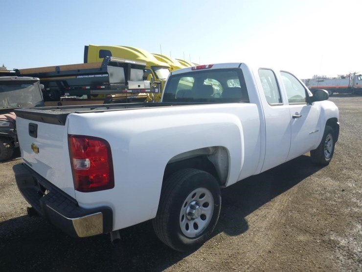 2013-chevrolet-1500-image-4