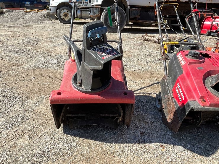 #1846-•-(2)-gas-powered-snow-blowers-for-parts-image-9