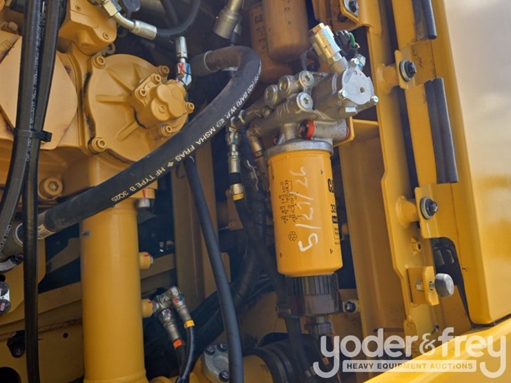 2018-caterpillar-352-image-46
