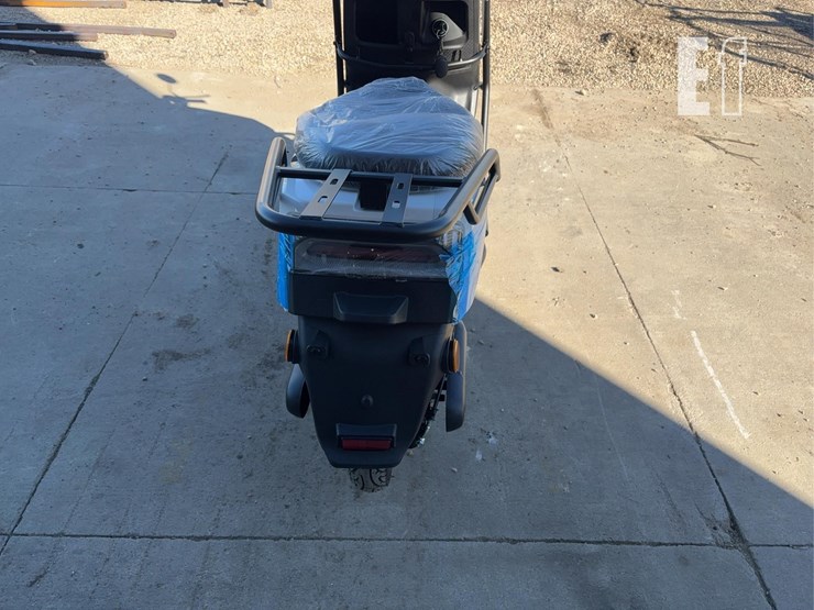 2026-sdlanch-irmoto-two-wheeled-electic-scooter-11048-image-8