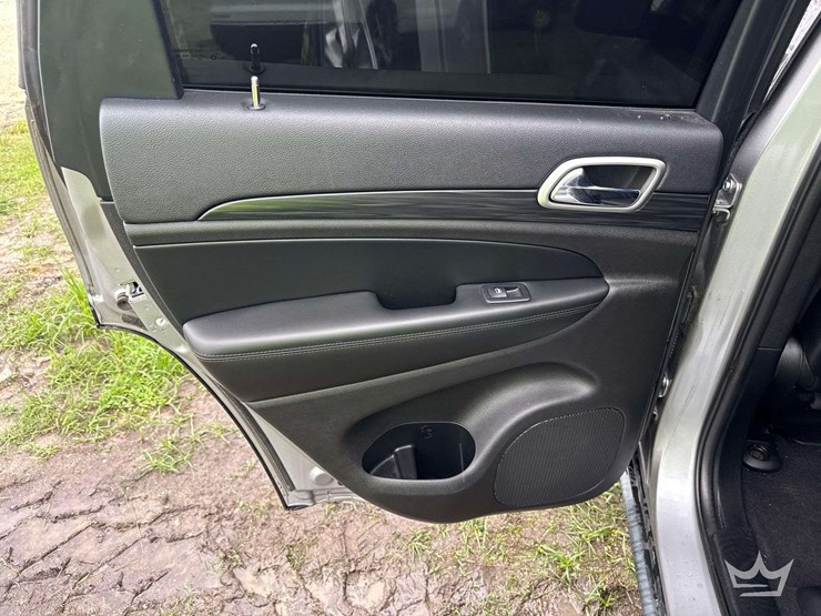 2019-jeep-grand-cherokee-image-23