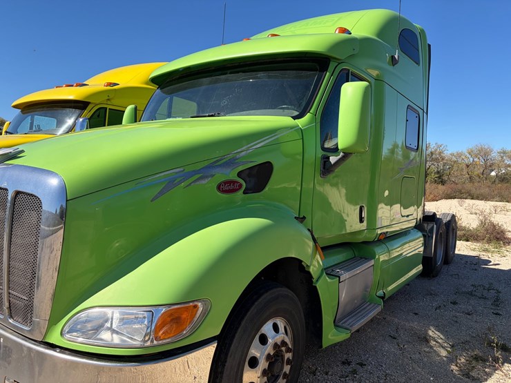 2007-peterbilt-387-image-1