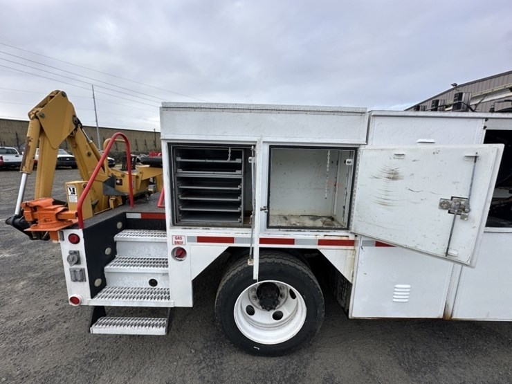 2005-ford-f650-image-25