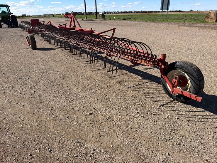 international-dump-rake-image-2